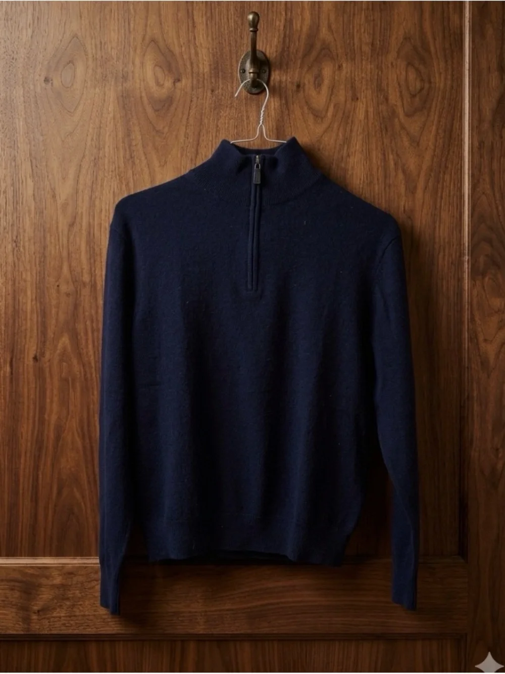 100 % Cashmere Men’s Navy quarter zip sweater size small